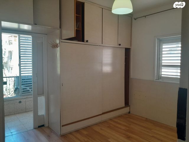 דירה, הרב עוזיאל 18, לב העיר, בת ים