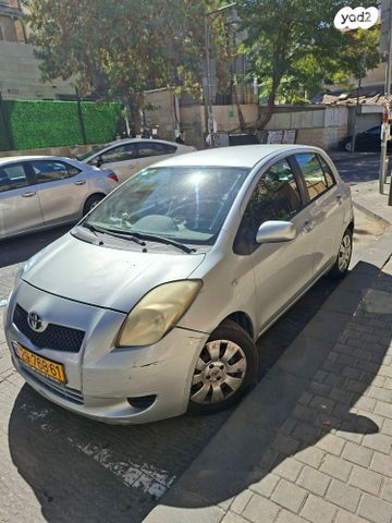 טויוטה יאריס