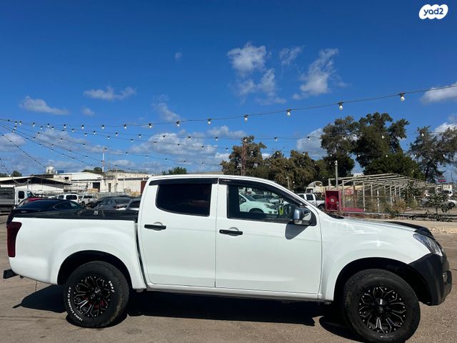 איסוזו די-מקס