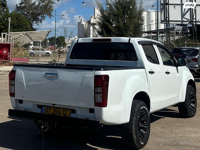 איסוזו די-מקס