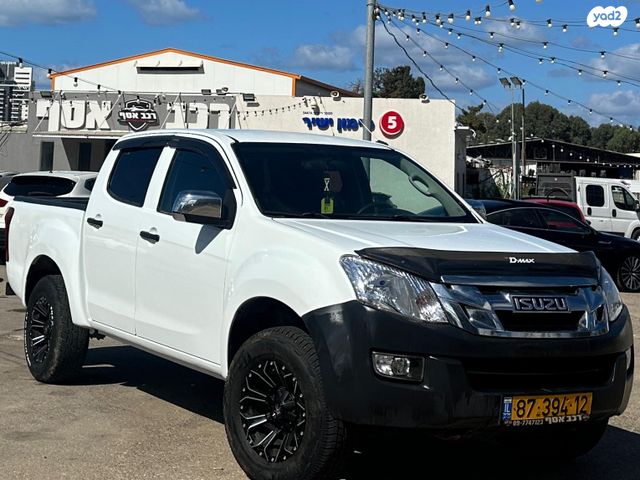 איסוזו די-מקס