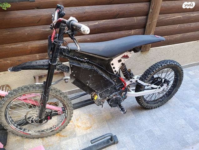 מודעת רכב סורון Light Bee X