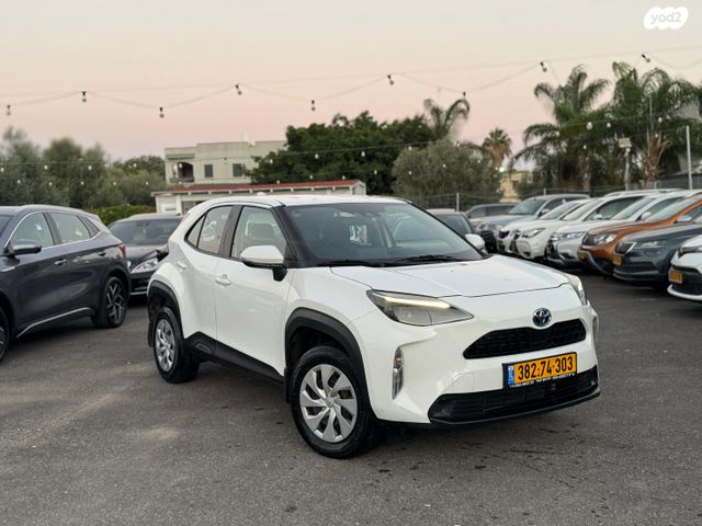 מודעת רכב טויוטה יאריס קרוס