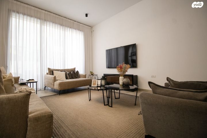 דו משפחתי, האחווה 31, שרונה, כפר יונה