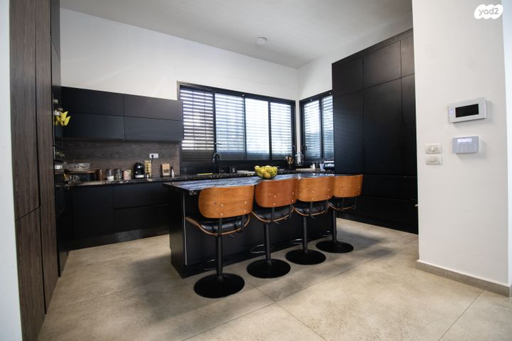 דו משפחתי, האחווה 31, שרונה, כפר יונה