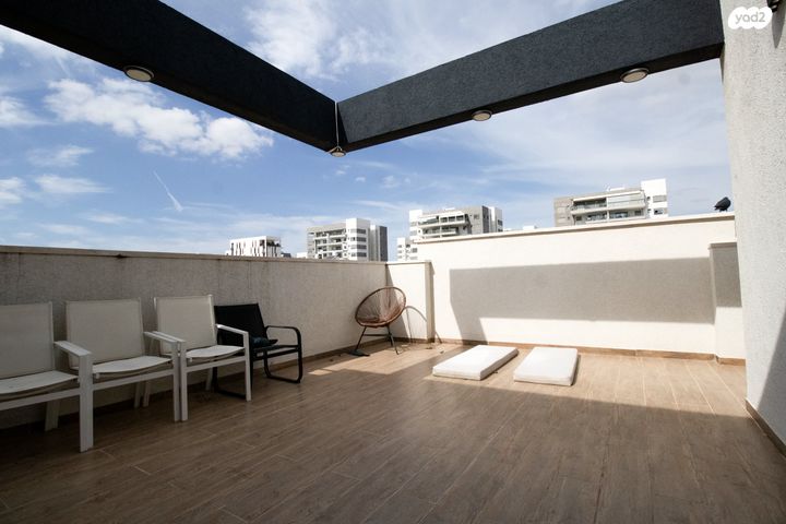 דו משפחתי, האחווה 31, שרונה, כפר יונה