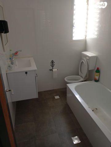 דירה, משה שרת 42, ברנע, אשקלון