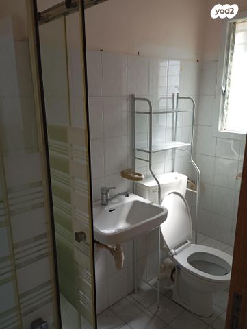 דירה, משה שרת 42, ברנע, אשקלון