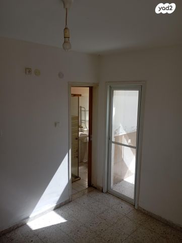 דירה, משה שרת 42, ברנע, אשקלון