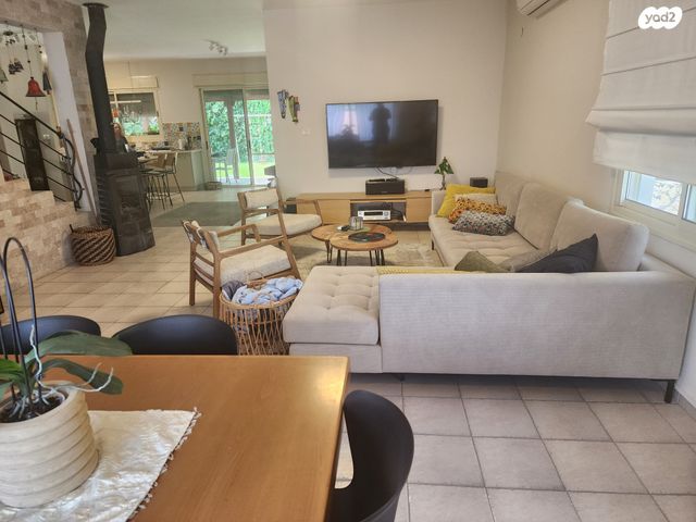 בית פרטי/ קוטג', כפר ורדים