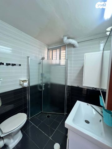 דירה, יאנוש קורצ'אק, עכו