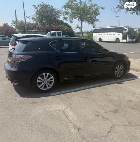 מודעת רכב לקסוס CT