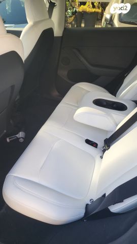 מודעת רכב טסלה מודל Y