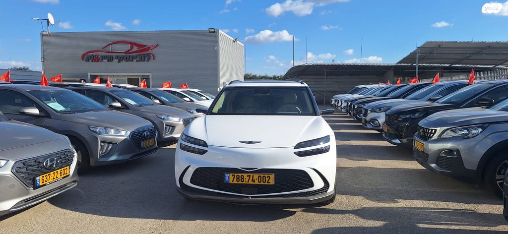 מודעת רכב ג'נסיס GV60