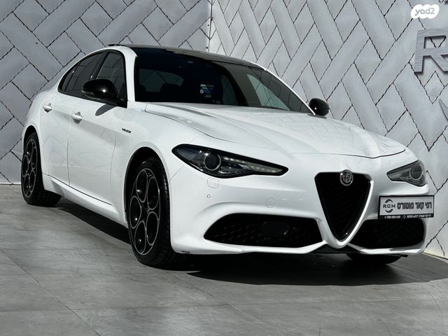 מודעת רכב אלפא רומיאו ג'וליה