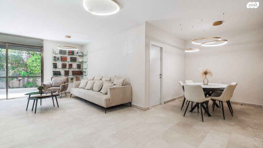 יקותיאל אדם 23