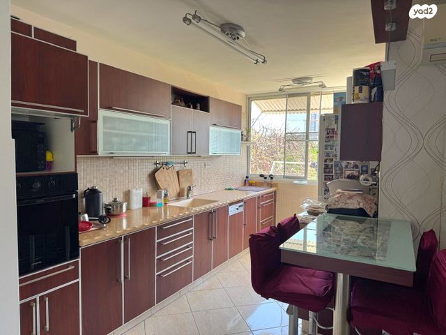 דירה, שדרות בר אילן 71, דרום מערב ותיק, בת ים