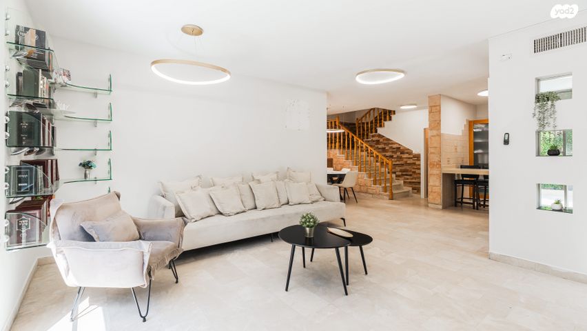 בית פרטי/ קוטג', יקותיאל אדם 23, בן גוריון, חולון