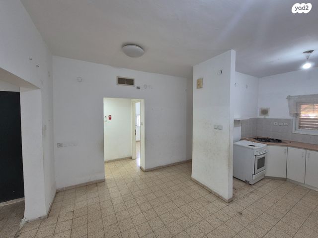 דו משפחתי, אפק