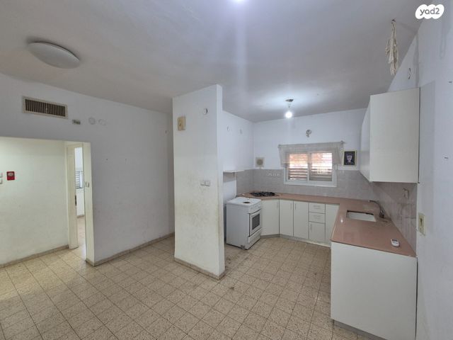 דו משפחתי, אפק