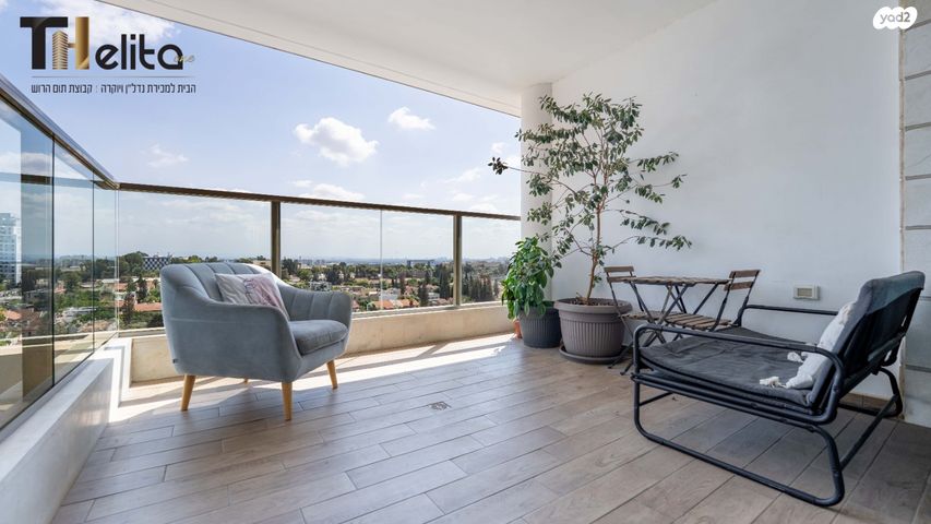 דירה, רב אלוף דן שומרון, קרית קריניצי, רמת גן