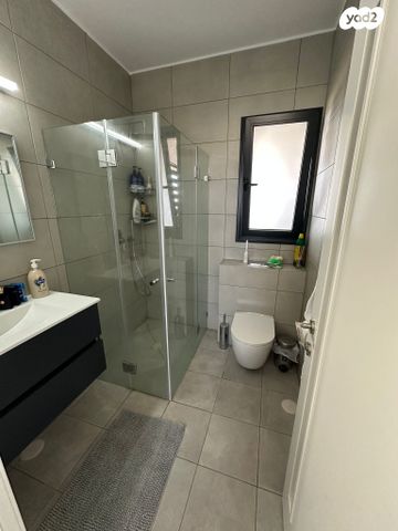 דירה, יעקב דורי, נאות שמיר, רמלה