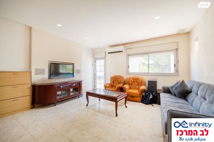 יחיאל מיכל פינס 