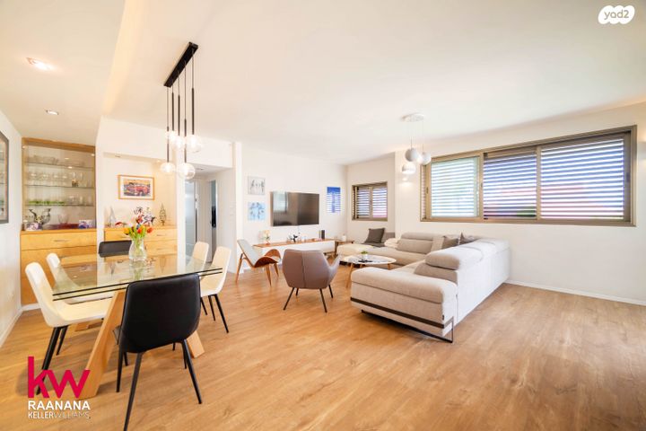 דירה, הכלנית, 2004, רעננה