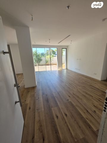 דירת גן, דרך בן צבי 91, קרית שלום, תל אביב יפו