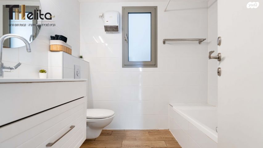 דירה, רב אלוף דן שומרון, קרית קריניצי, רמת גן