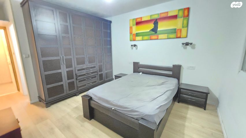 דירה, ה' באייר, נווה אפק, ראש העין