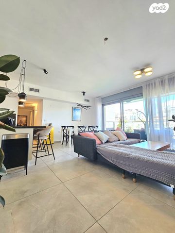 דירה, דרך לוי אשכול 107, קרית אונו