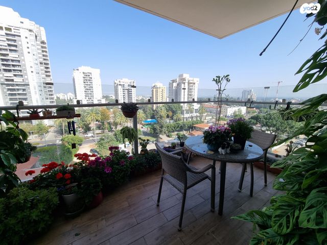 דירה, ישורון, הוד השרון