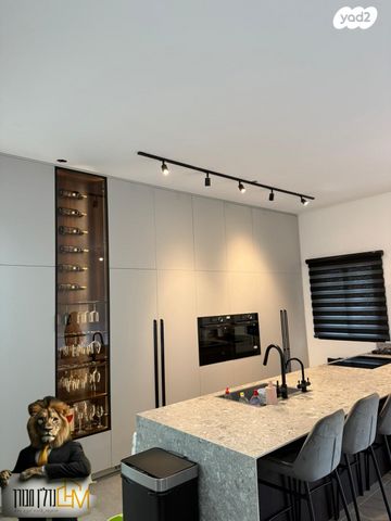 גג/ פנטהאוז, יהדות מקסיקו 1, רמת יורם, נתיבות