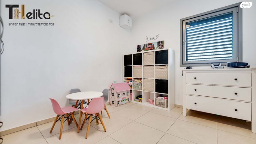 דירה, רב אלוף דן שומרון, קרית קריניצי, רמת גן