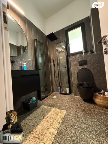 גג/ פנטהאוז, יהדות מקסיקו 1, רמת יורם, נתיבות