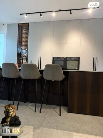 גג/ פנטהאוז, יהדות מקסיקו 1, רמת יורם, נתיבות