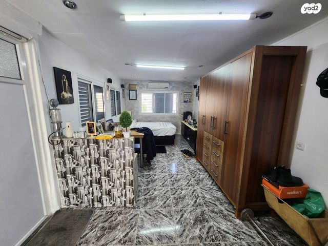 גג/ פנטהאוז, הפורצים, תל גיבורים, חולון