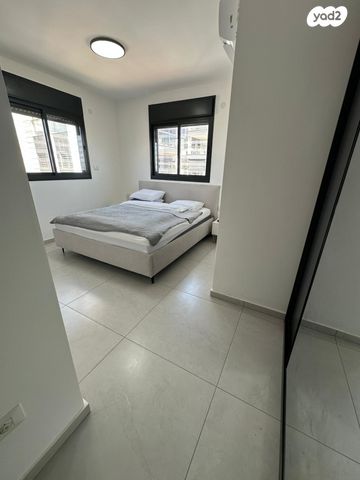 דירה, יעקב דורי, נאות שמיר, רמלה