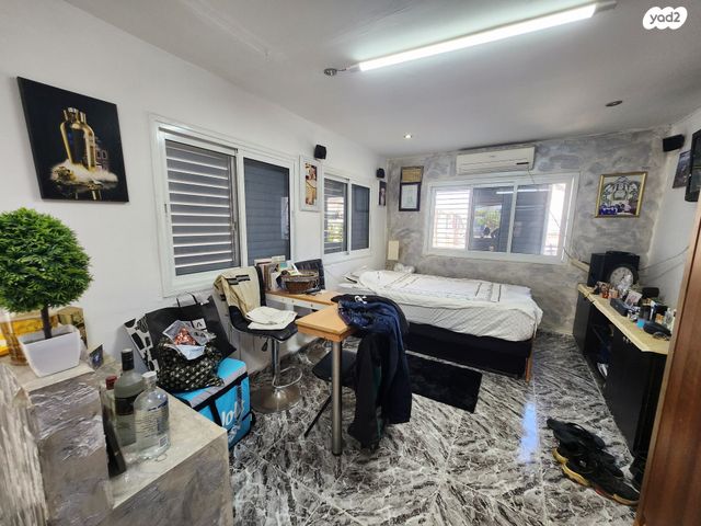 גג/ פנטהאוז, הפורצים, תל גיבורים, חולון