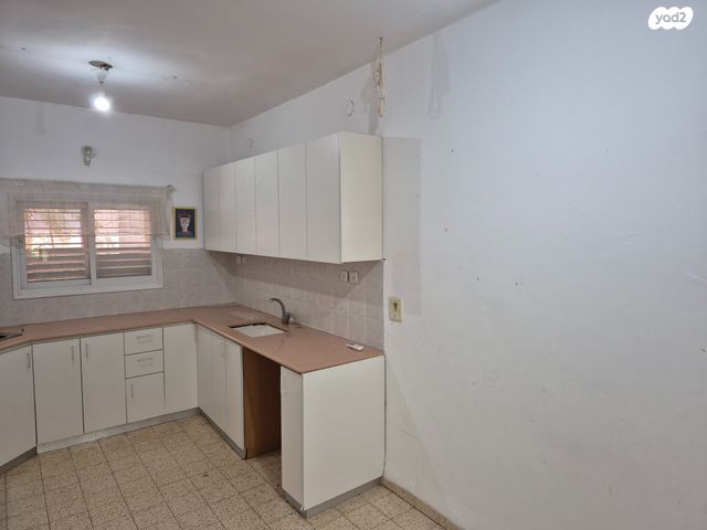 דו משפחתי, אפק