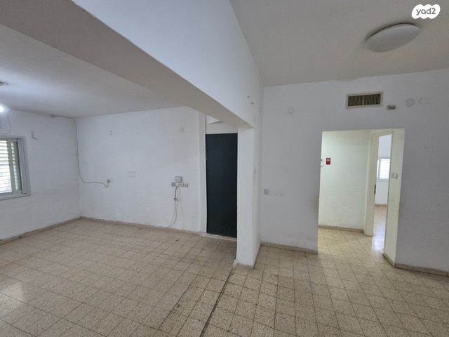 דו משפחתי, אפק