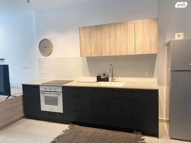 דירה, הנמל 42, שער פלמר, תחנת רכבת השמונה, חיפה