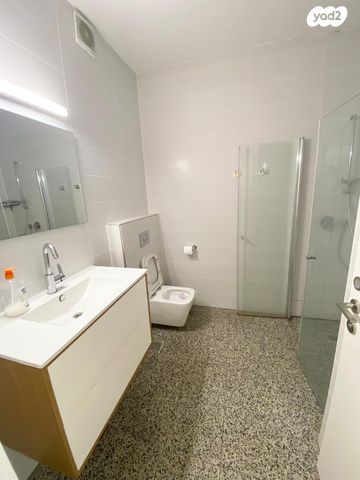 דירה, הנמל 42, שער פלמר, תחנת רכבת השמונה, חיפה