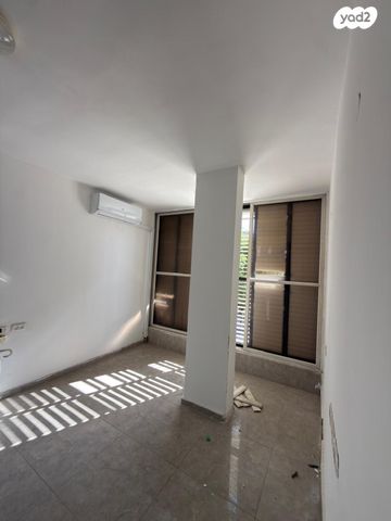 דירה, סוקולוב 64, מרכז, קרית עבודה, חולון