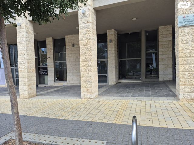 חנויות/ שטח מסחרי, דרך ארץ, אבני חן, חריש