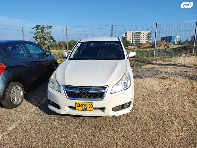 סובארו B4/לגאסי