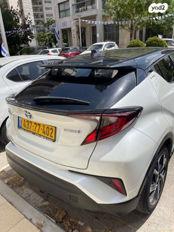 מודעת רכב טויוטה C-HR