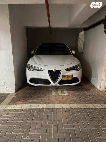 אלפא רומיאו סטלביו