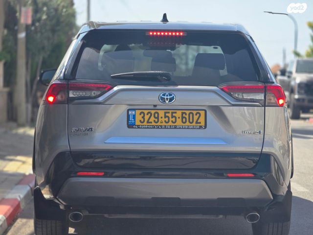 טויוטה RAV4